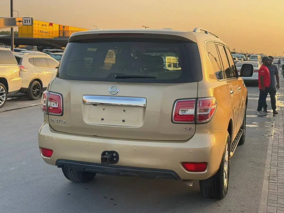 Nissan patrol 2011 fullopshin gold color GCc calen cat-8-8