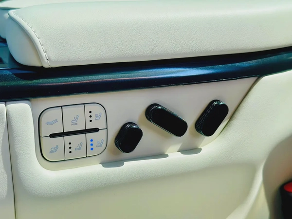 Rox Adamas 2026 VIP 6 Seater