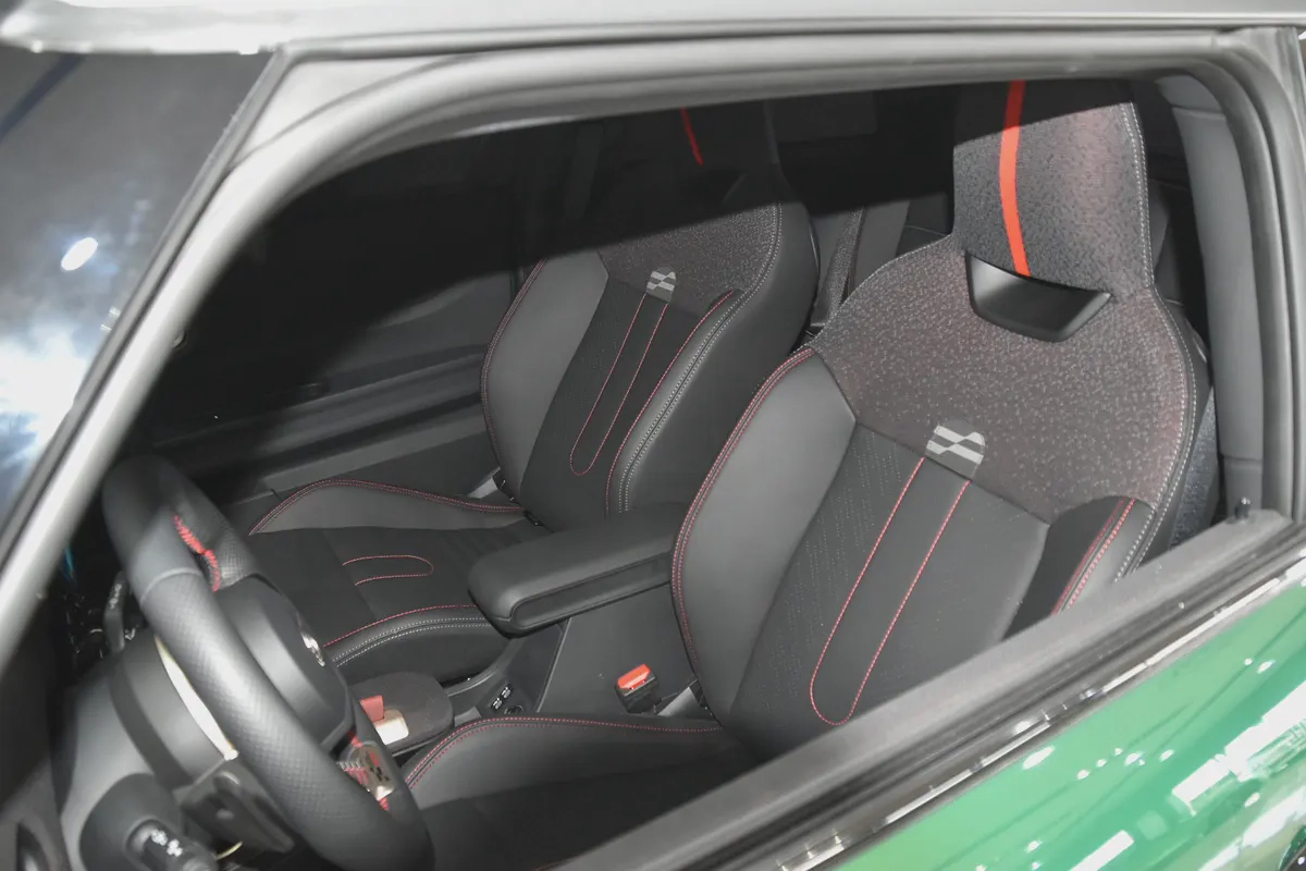 2025 ll Mini Cooper S JCW ll Gcc ll Warranty And service Contract AGMC-7-7
