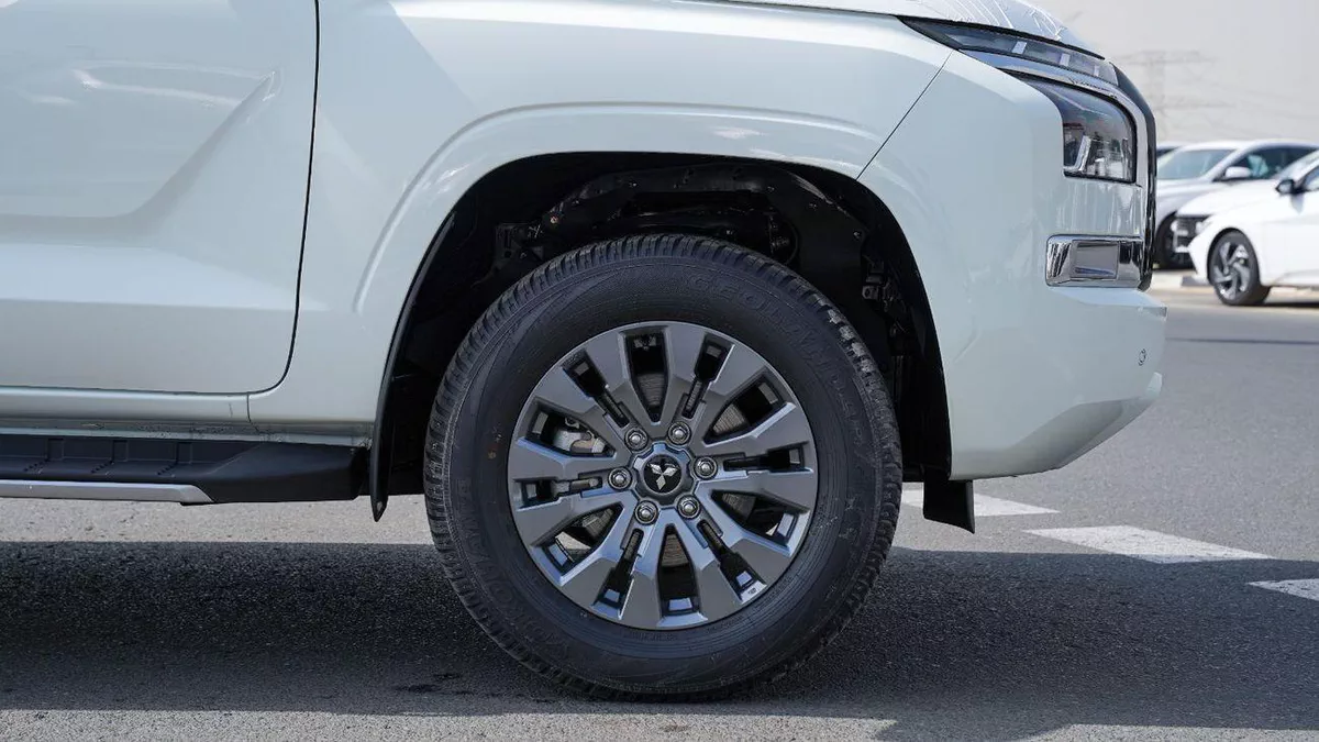 Mitsubishi L200 GLS Brand New – 2.5L Turbo Diesel 4WD Automatic – C83 – GCC 2026-8-0