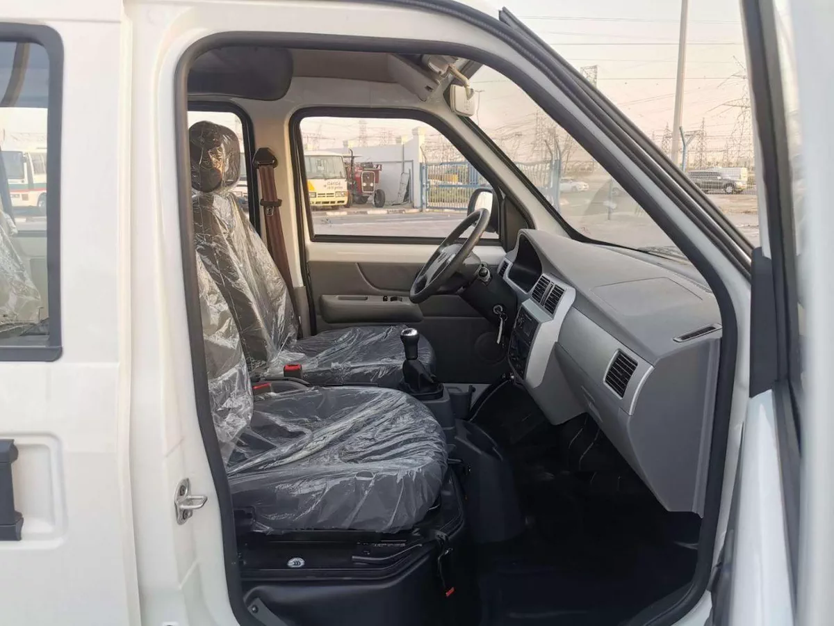 Victory V2 STANDARD MINI BUS/ 7 SEATER, M/T, WITH AIRBAGS & ABS-10-0