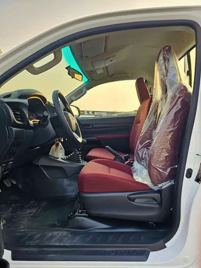 Toyota Hilux GLSG SINGLE CABIN || 2.7L PETROL M/T 4WD / CHROME BUMPERS / DVD+CAMERA (CODE # GLS-G-SC)-7