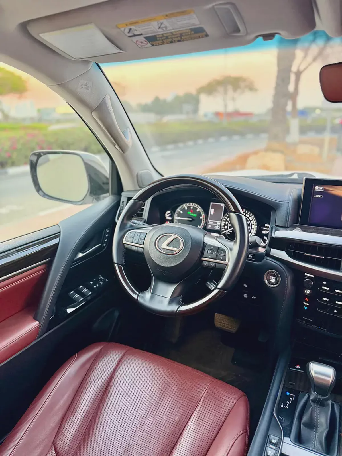 2021 Lexus LX 570 Platinum - Canadian Specs-8-8