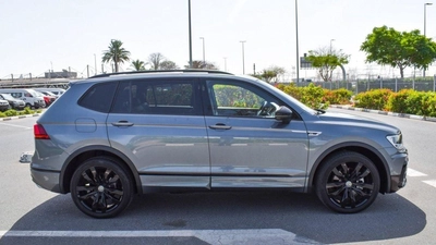 Volkswagen Tiguan SE R Line-3