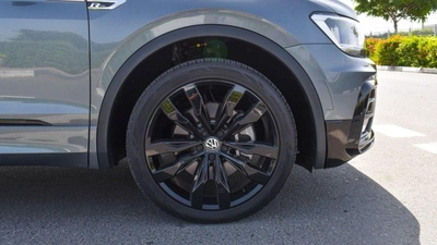 Volkswagen Tiguan SE R Line-15