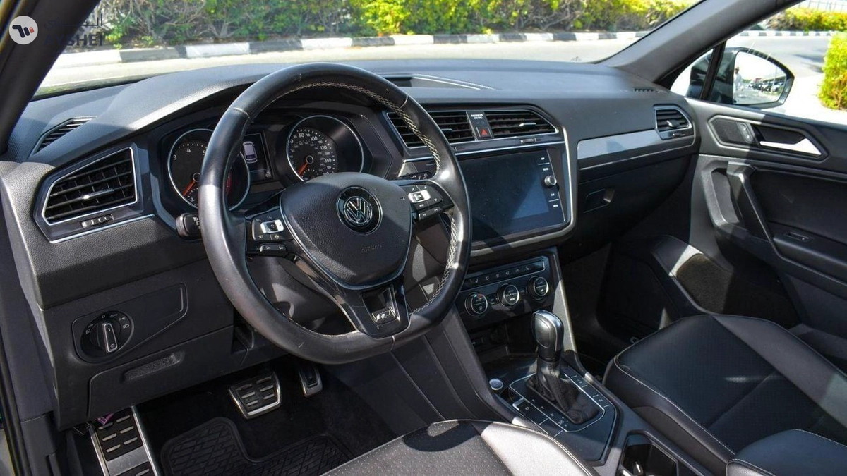 Volkswagen Tiguan SE R Line-4-4
