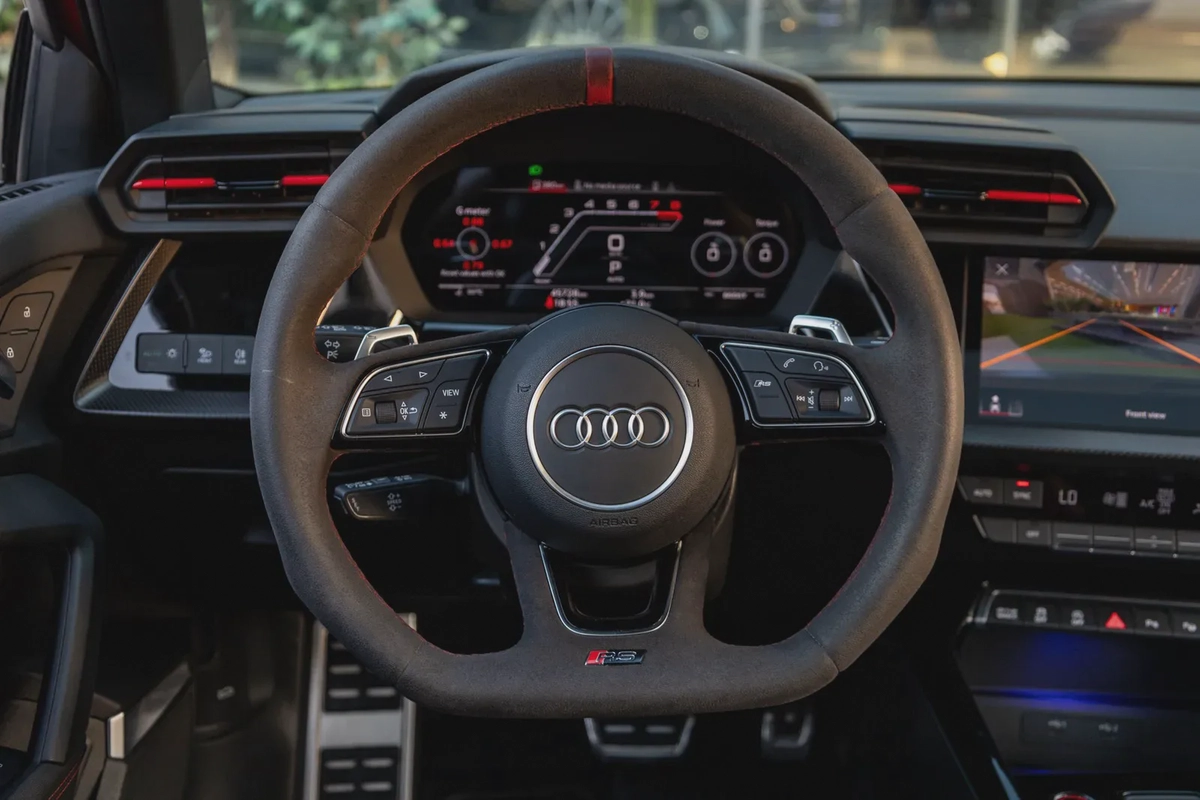 Audi RS3 2024-10-10