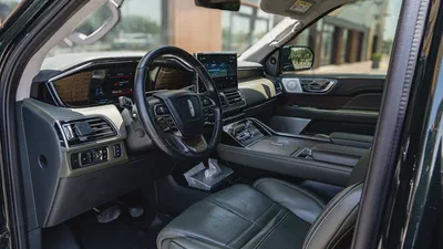 2024 Lincoln Navigator Presidential, Lincoln Warranty + Service Pack, Low Kms, 7-Seater, GCC-11