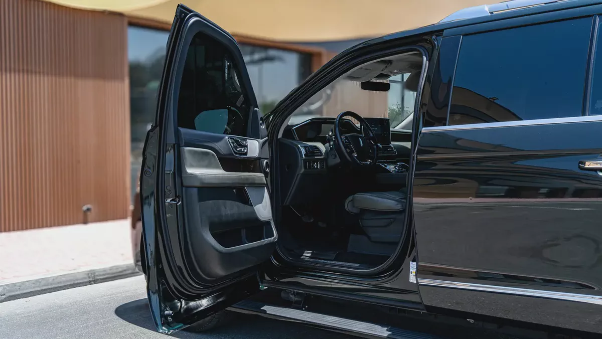 2024 Lincoln Navigator Presidential, Lincoln Warranty + Service Pack, Low Kms, 7-Seater, GCC-9-9