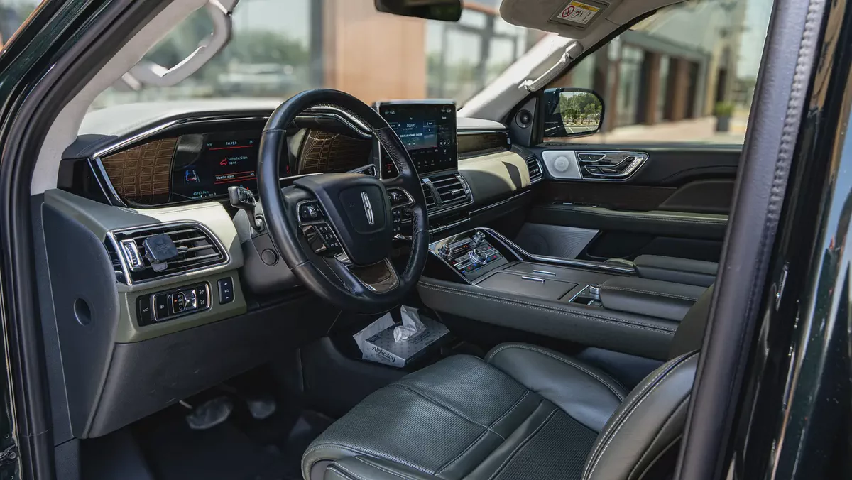 2024 Lincoln Navigator Presidential, Lincoln Warranty + Service Pack, Low Kms, 7-Seater, GCC-11-11