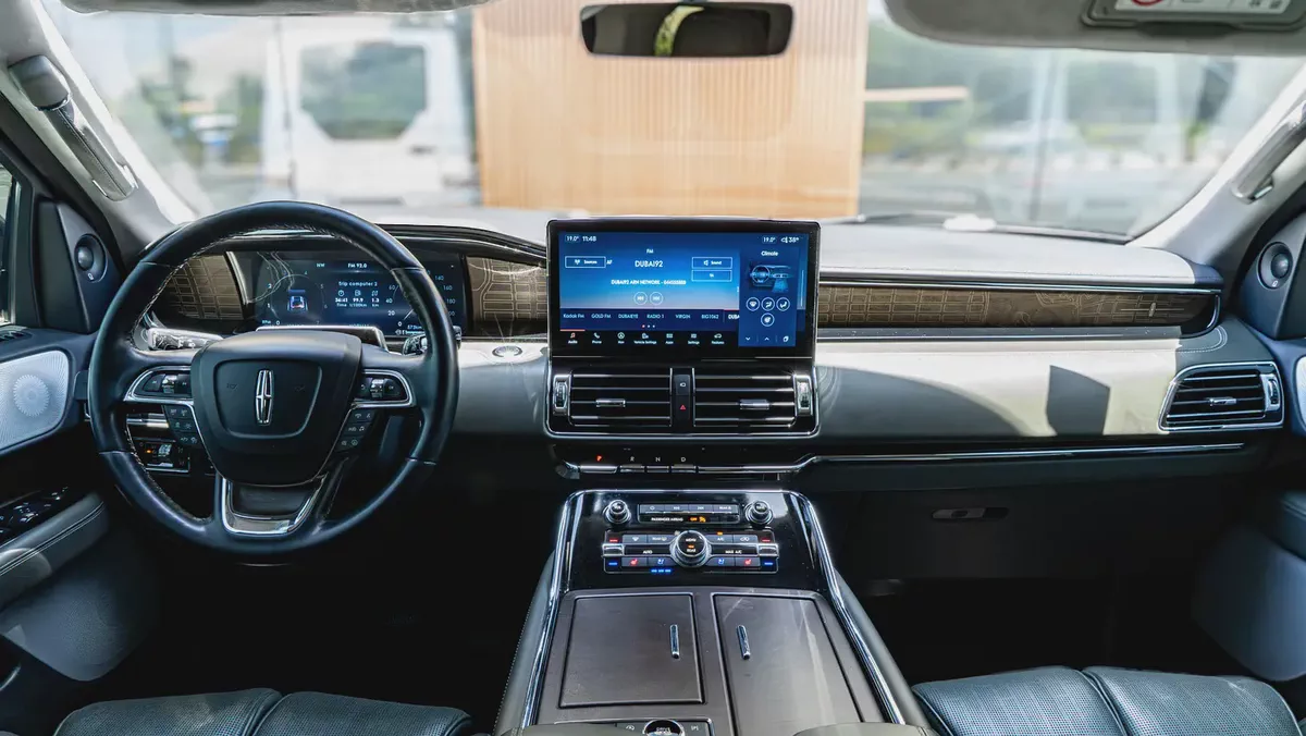 2024 Lincoln Navigator Presidential, Lincoln Warranty + Service Pack, Low Kms, 7-Seater, GCC-13-13