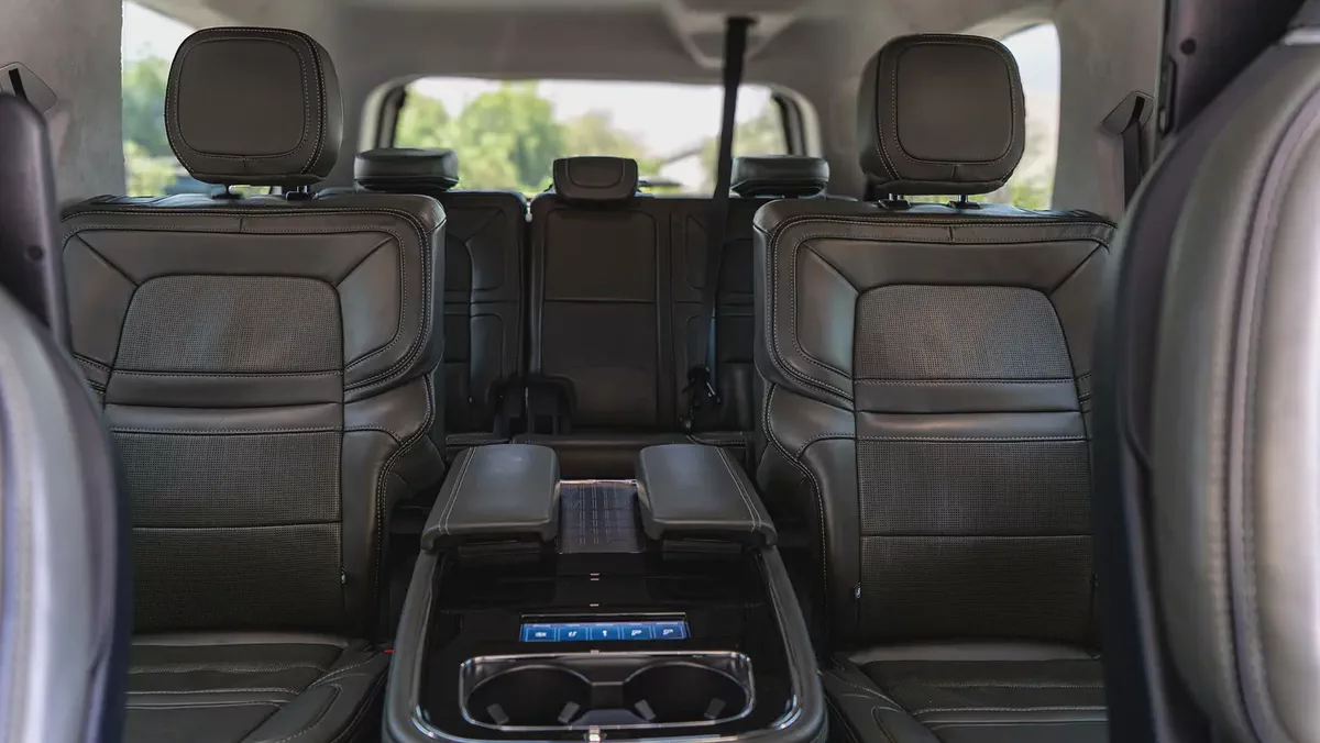 2024 Lincoln Navigator Presidential, Lincoln Warranty + Service Pack, Low Kms, 7-Seater, GCC-16-16