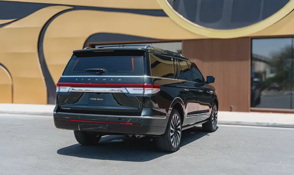 2024 Lincoln Navigator Presidential, Lincoln Warranty + Service Pack, Low Kms, 7-Seater, GCC-5-5