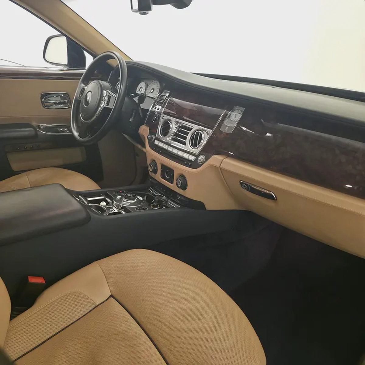 AED 7171 PM | ROLLS ROYCE GHOST 2013 | PARTIAL AGENCY HISTORY | PRISTINE CONDITION | 1 YEAR WARRANTY-12-12