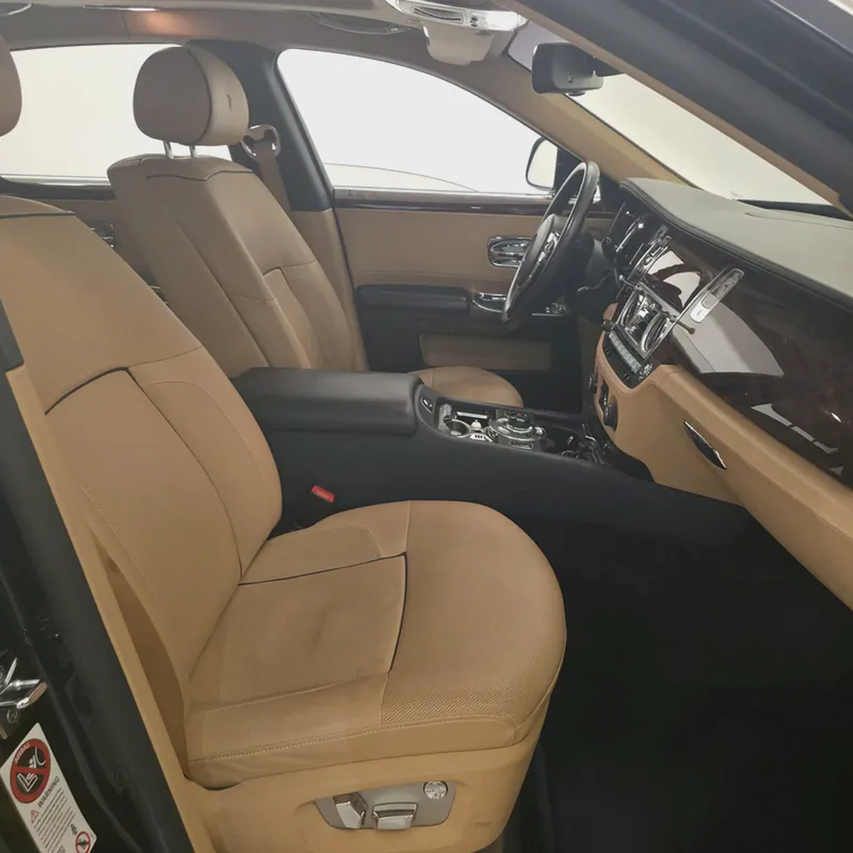 AED 7171 PM | ROLLS ROYCE GHOST 2013 | PARTIAL AGENCY HISTORY | PRISTINE CONDITION | 1 YEAR WARRANTY-13-13