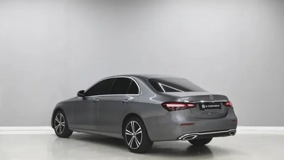 Mercedes-Benz E-Class E 200-1