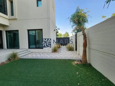 Distress Deal | Fully Corner Unit| Landscaped Garden-1