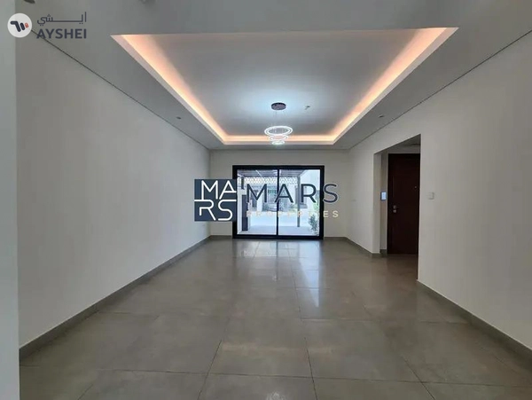 Distress Deal | Fully Corner Unit| Landscaped Garden