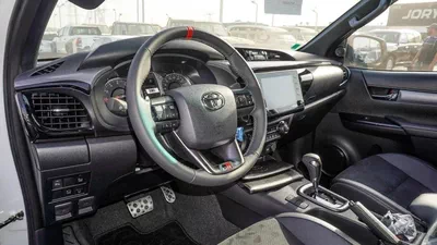 Toyota Hilux GR Sport 2.8L-7