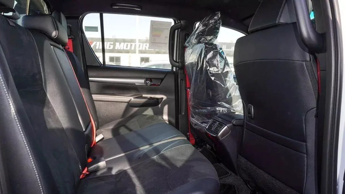 Toyota Hilux GR Sport 2.8L-9-0