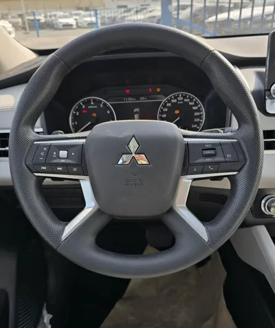 2026 Mitsubishi Outlander-10