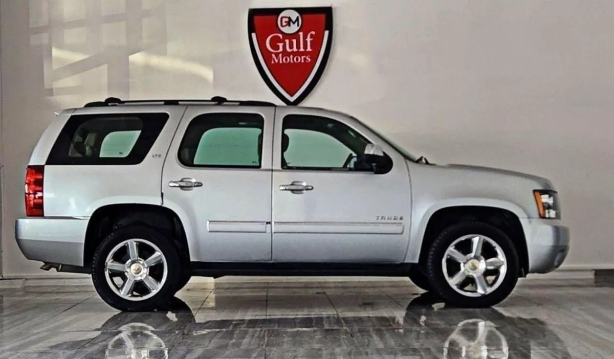 Chevrolet Tahoe LTZ S/R DVD/NAV LTZ FULL OPTION 5.3L-8CYL - SUNROOF - LEATHER INTERIOR - EXCELLENT CONDITION-2-0