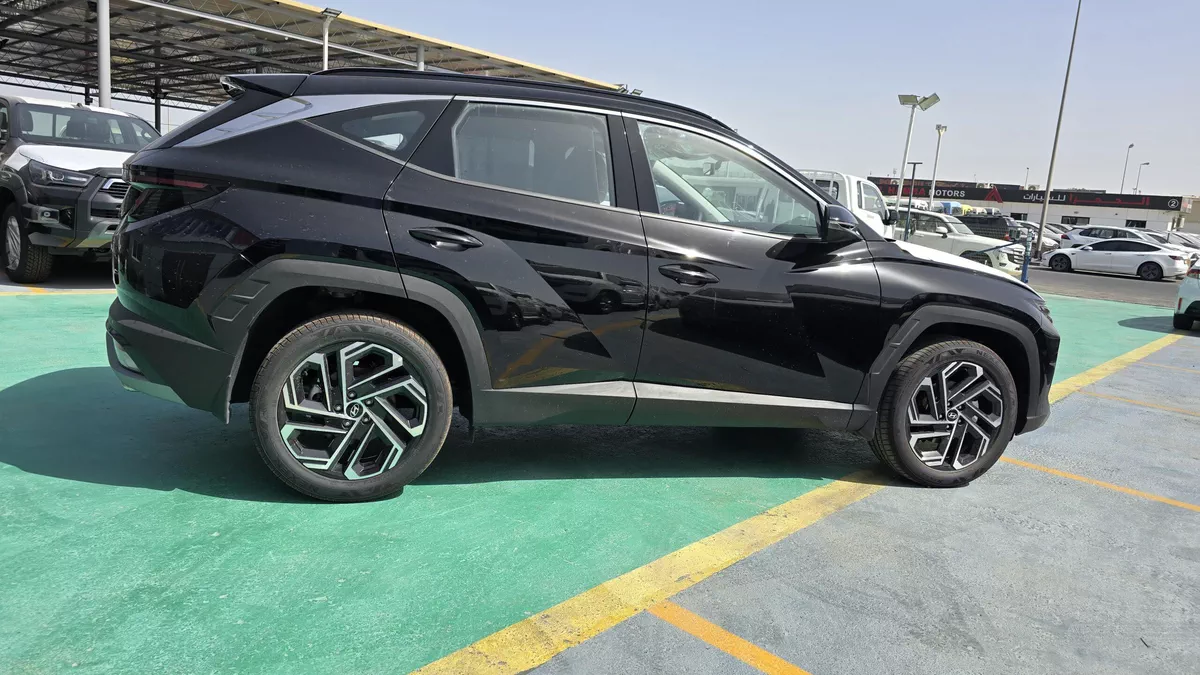 HYUNDAI TUCSON 1.6L TURBO PETROL GCC 2026-10-10