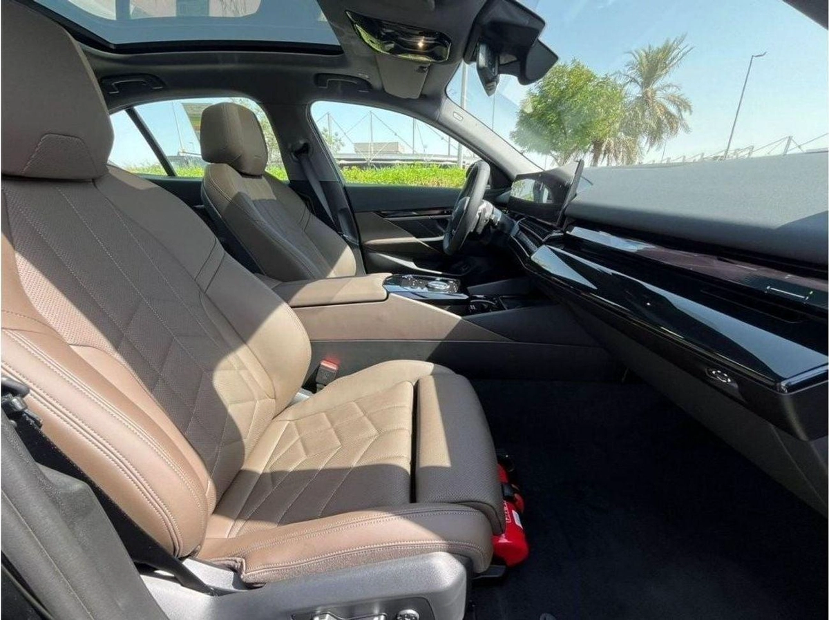 BMW 520i EXCELLENCE BMW 520I 0KM GCC 2024-11-0
