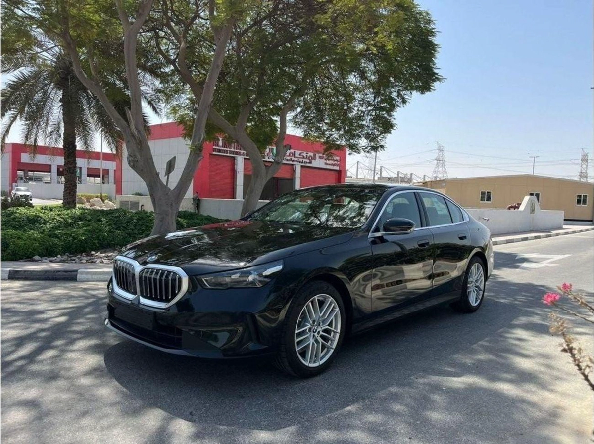 BMW 520i EXCELLENCE BMW 520I 0KM GCC 2024