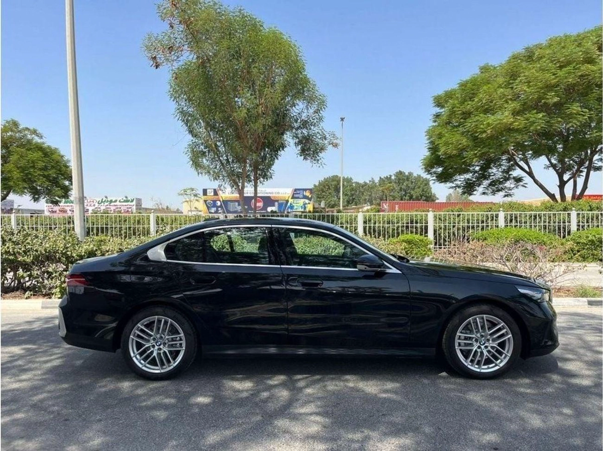 BMW 520i EXCELLENCE BMW 520I 0KM GCC 2024-3-0