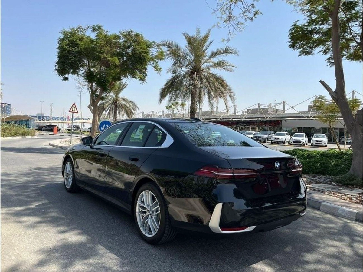 BMW 520i EXCELLENCE BMW 520I 0KM GCC 2024-4-0