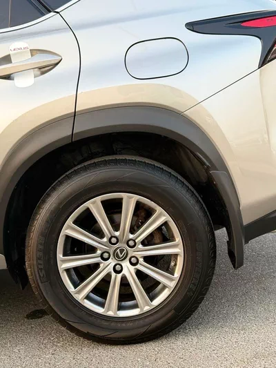 Lexus NX200t STANDARD-10