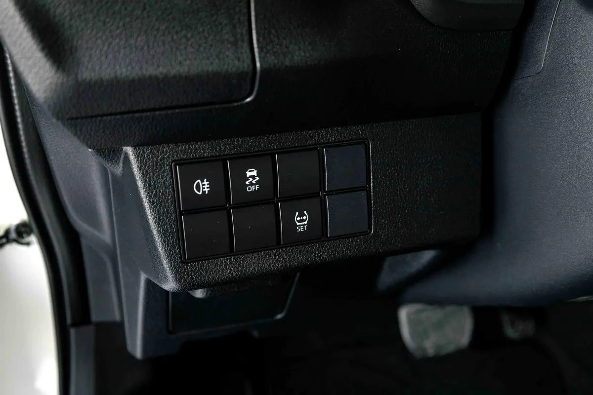 Toyota Yaris E-11-11