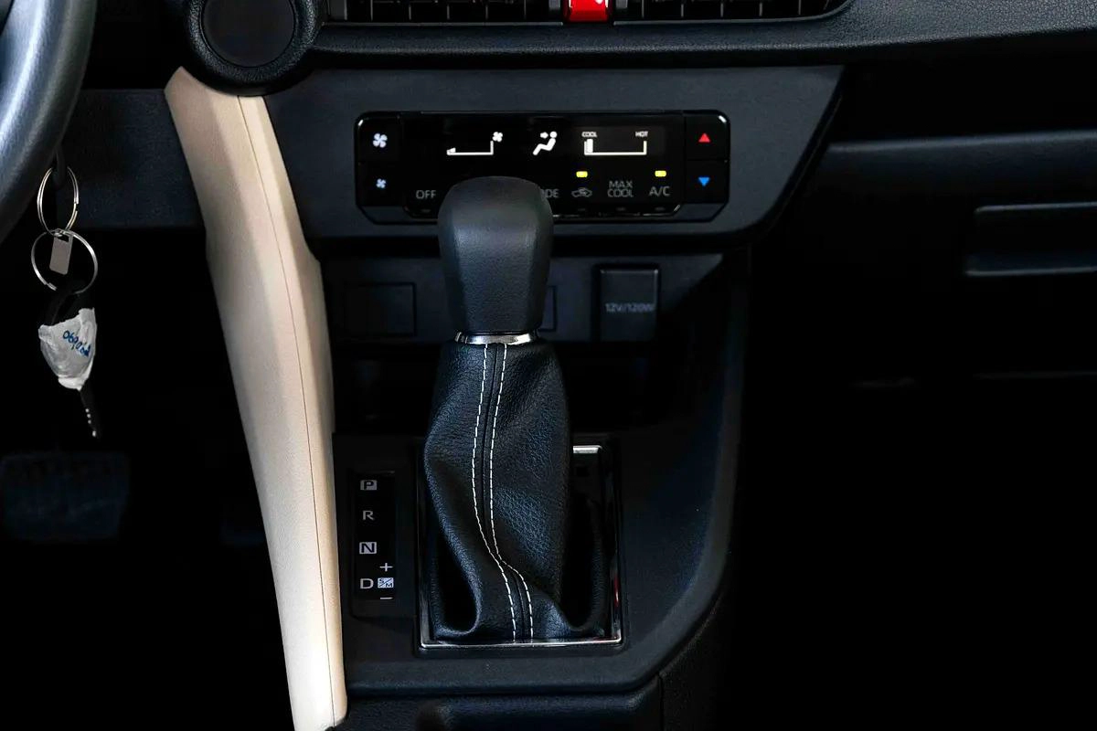 Toyota Yaris E-7-7