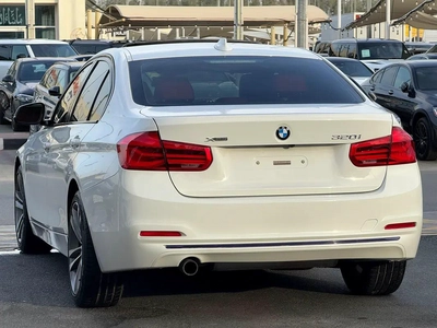 BMW 3-Series 320i 2017 - Canadian Specs - Excellent Condition-10