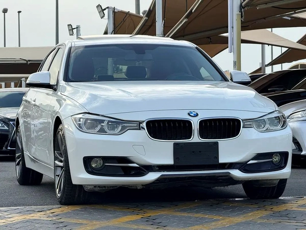 BMW 3-Series 320i 2017 - Canadian Specs - Excellent Condition