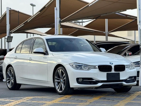 BMW 3-Series 320i 2017 - Canadian Specs - Excellent Condition