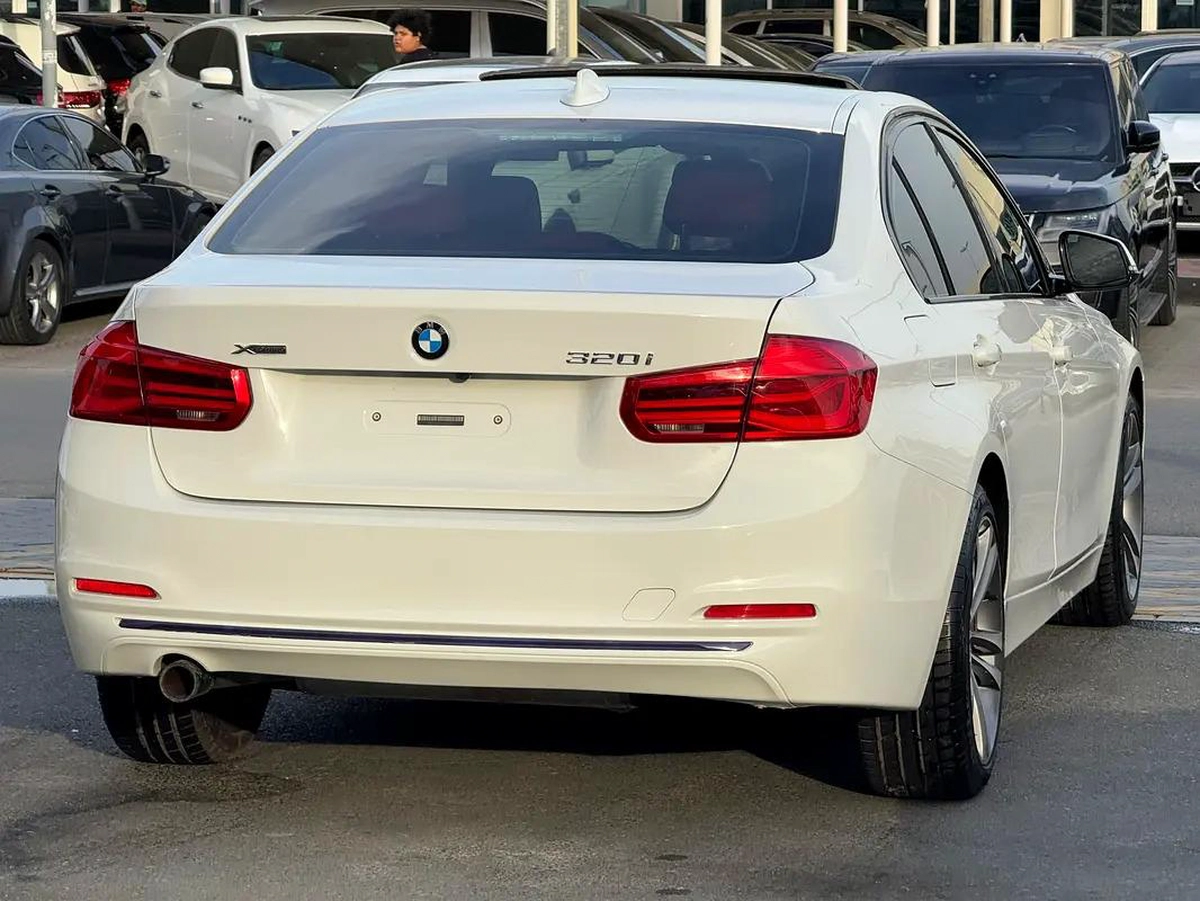 BMW 3-Series 320i 2017 - Canadian Specs - Excellent Condition-12-12