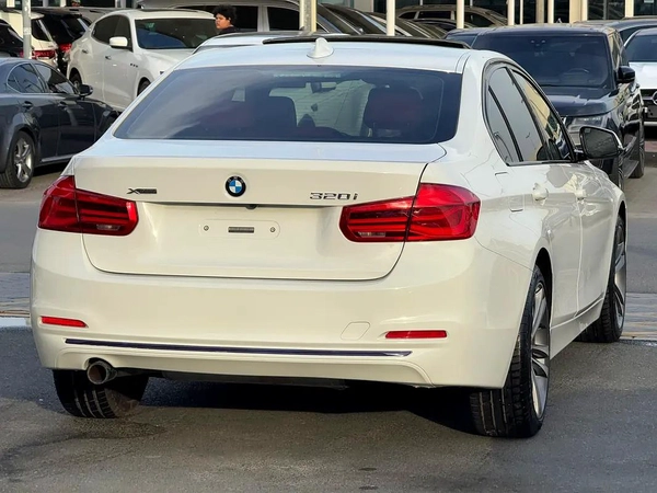 BMW 3-Series 320i 2017 - Canadian Specs - Excellent Condition