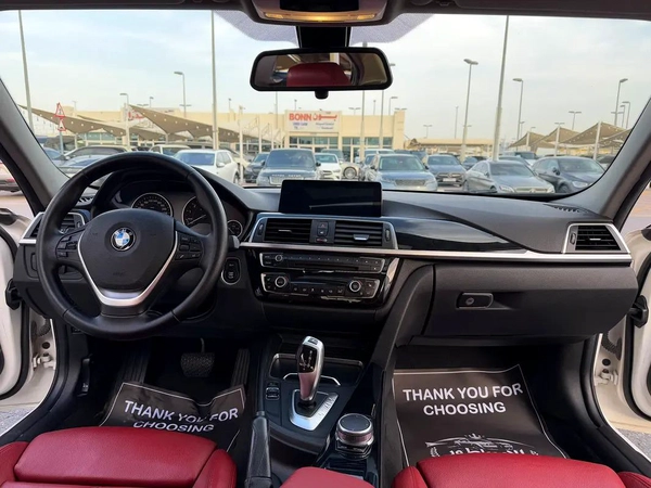 BMW 3-Series 320i 2017 - Canadian Specs - Excellent Condition