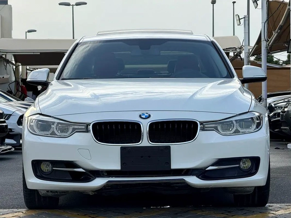 BMW 3-Series 320i 2017 - Canadian Specs - Excellent Condition