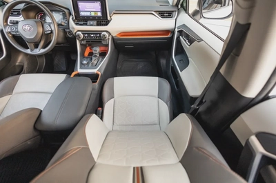 Toyota RAV4 2025-17