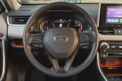 Toyota RAV4 2025-16