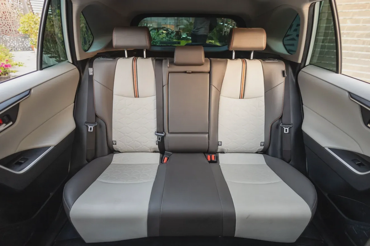 Toyota RAV4 2025-18-18