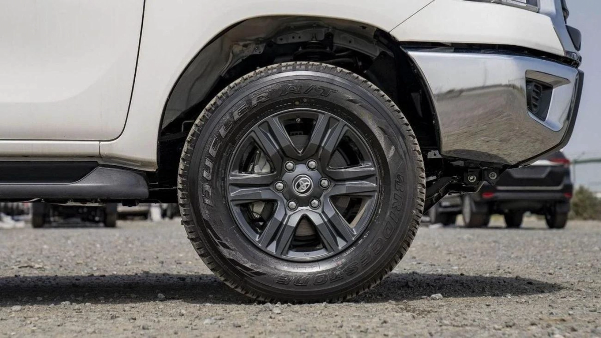 Toyota Hilux Toyota Hilux 2.7L petrol A/T MY24-18-18
