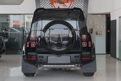 Land Rover Defender | 110 X-Dynamic HSE P400 | GCC Specs | 2026 (Export)-4