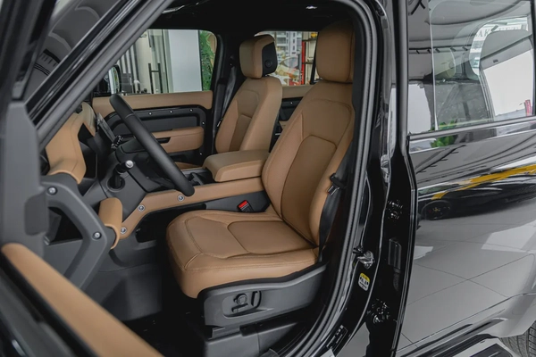 Land Rover Defender | 110 X-Dynamic HSE P400 | GCC Specs | 2026 (Export)
