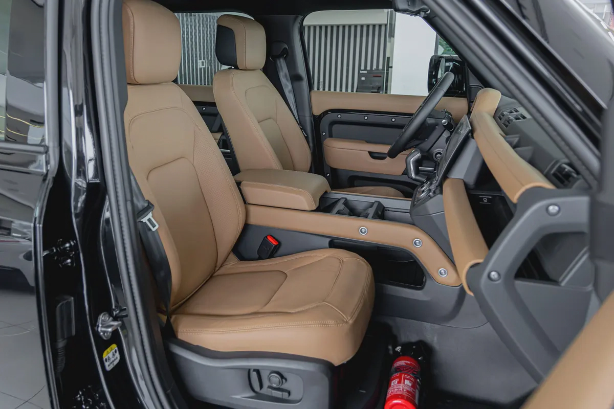 Land Rover Defender | 110 X-Dynamic HSE P400 | GCC Specs | 2026 (Export)-16-16