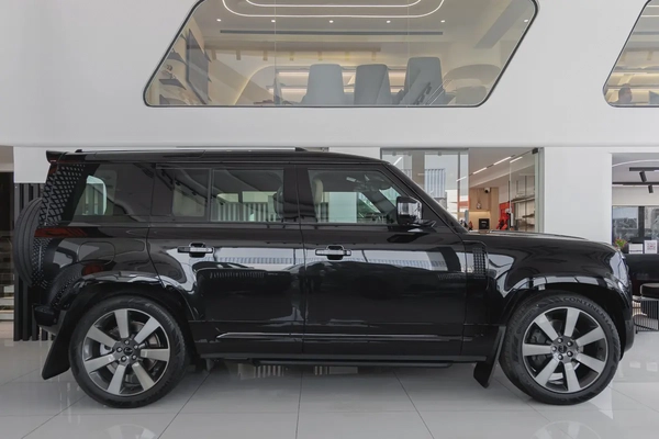 Land Rover Defender | 110 X-Dynamic HSE P400 | GCC Specs | 2026 (Export)