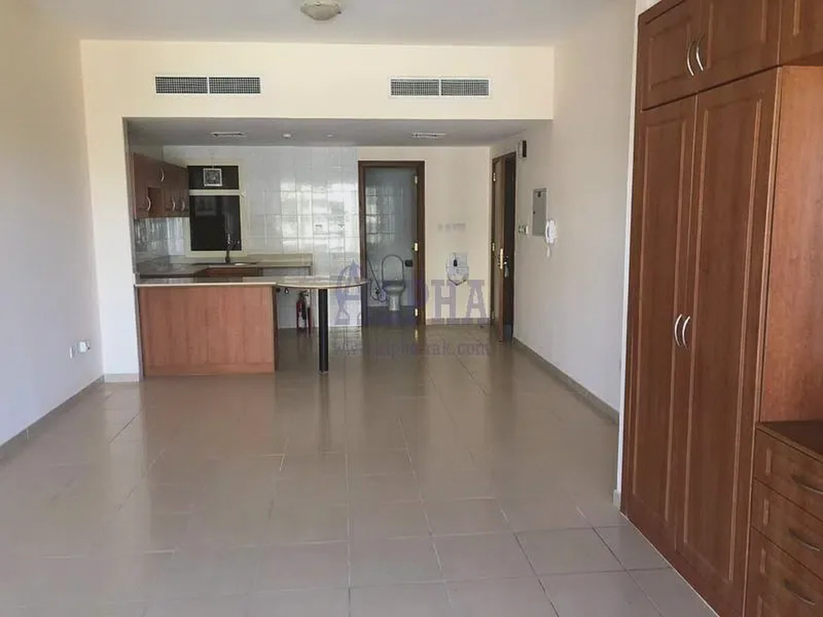 Close to Al Hamra Mall | Golf Studio for Sale-4-4
